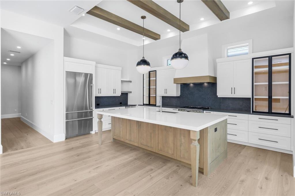 THE ENCLAVE OF DISTINCTION - Residential