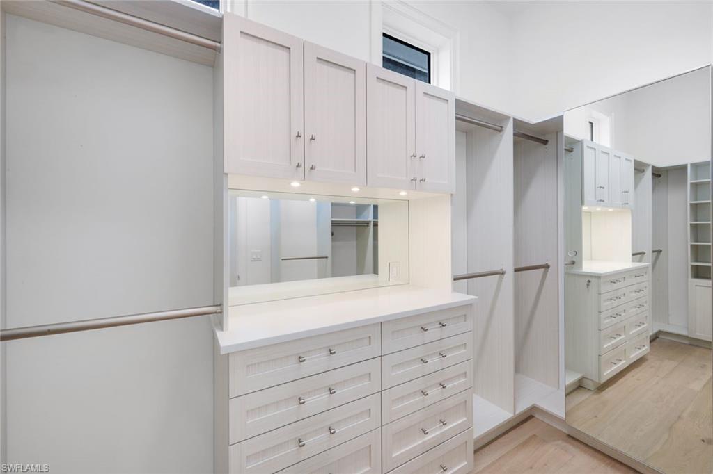 THE ENCLAVE OF DISTINCTION - Residential