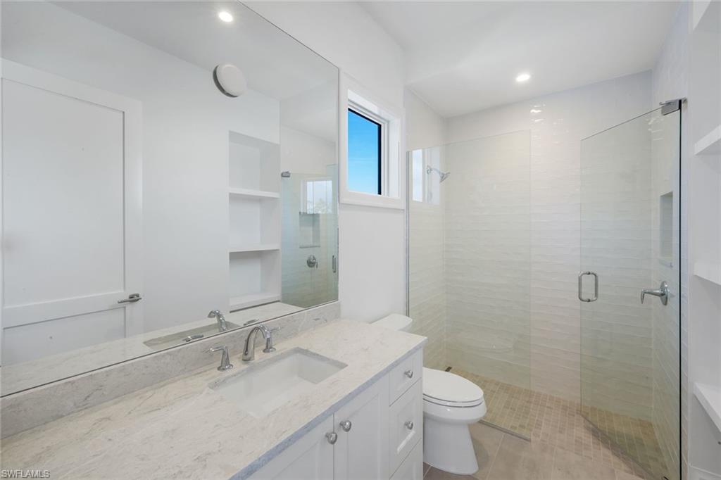 THE ENCLAVE OF DISTINCTION - Residential