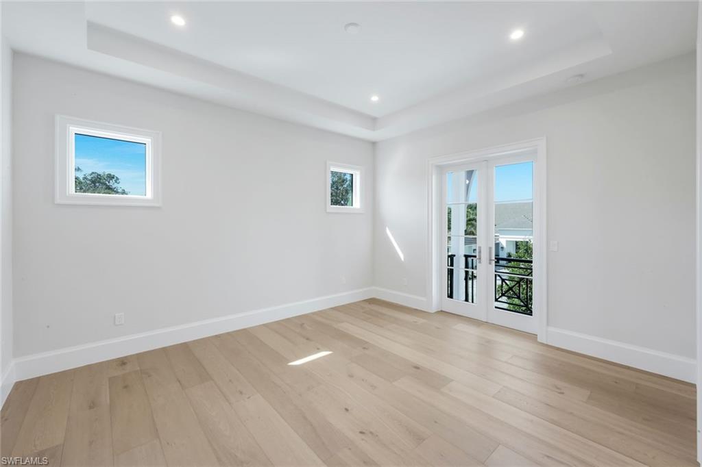 THE ENCLAVE OF DISTINCTION - Residential