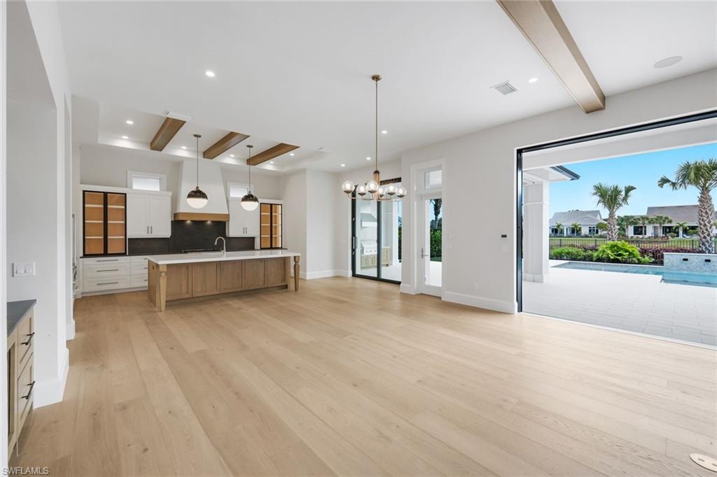 THE ENCLAVE OF DISTINCTION - Residential