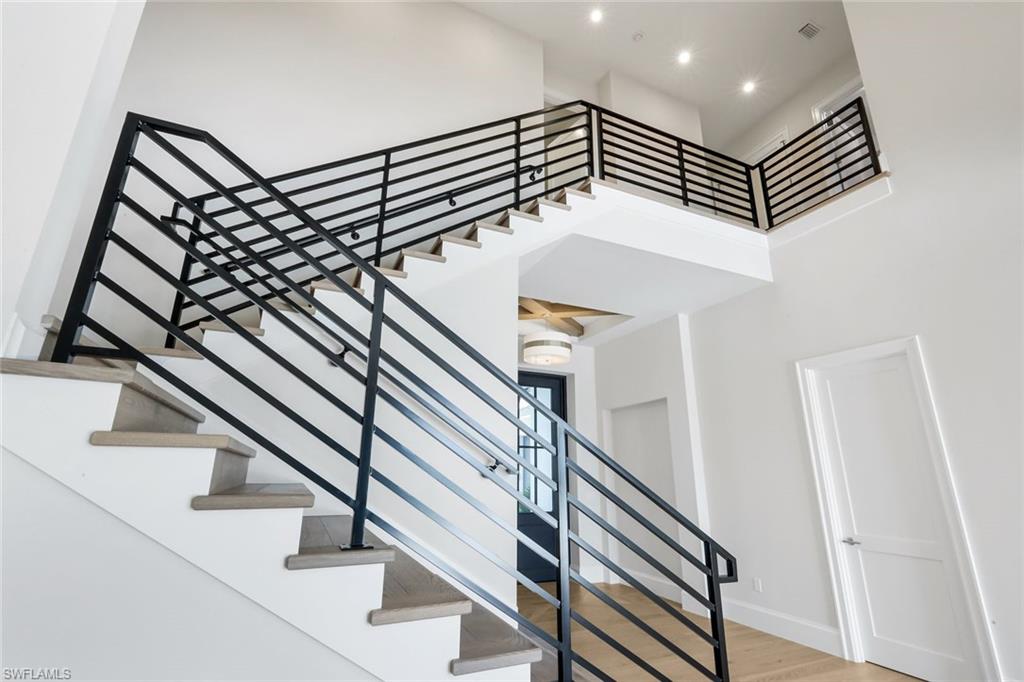 THE ENCLAVE OF DISTINCTION - Residential