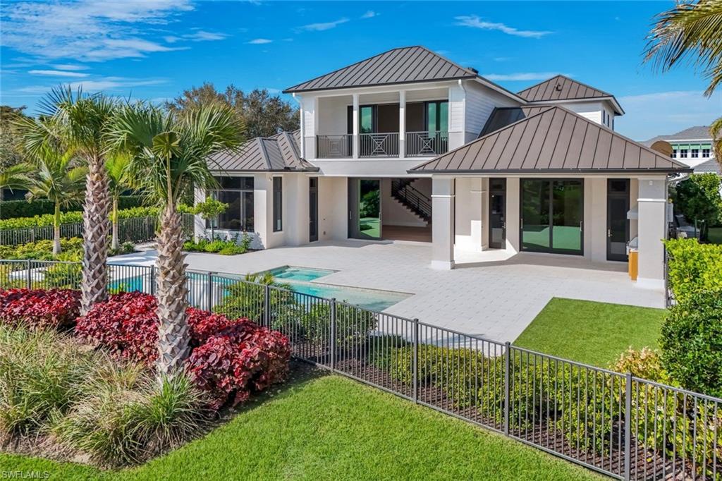 THE ENCLAVE OF DISTINCTION - Residential