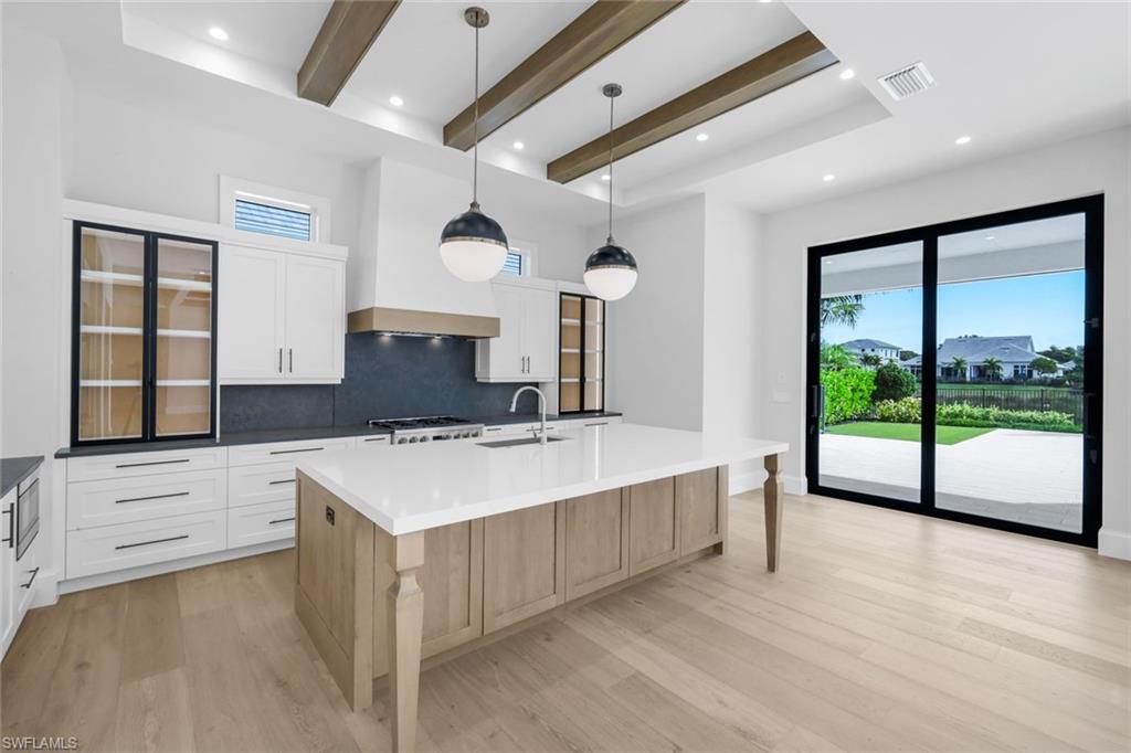 THE ENCLAVE OF DISTINCTION - Residential