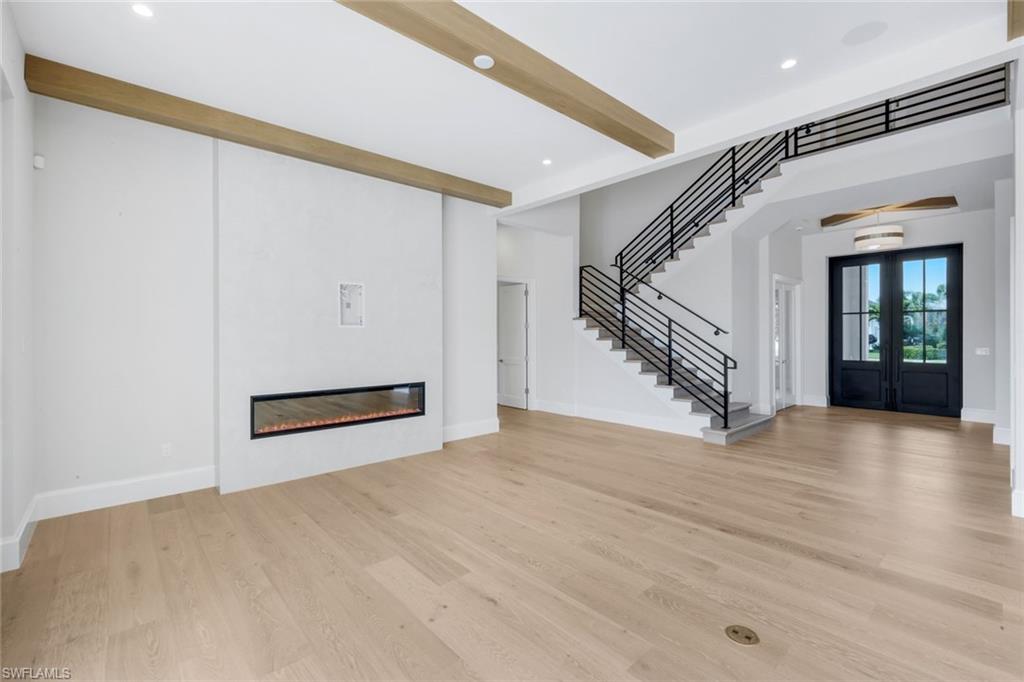 THE ENCLAVE OF DISTINCTION - Residential