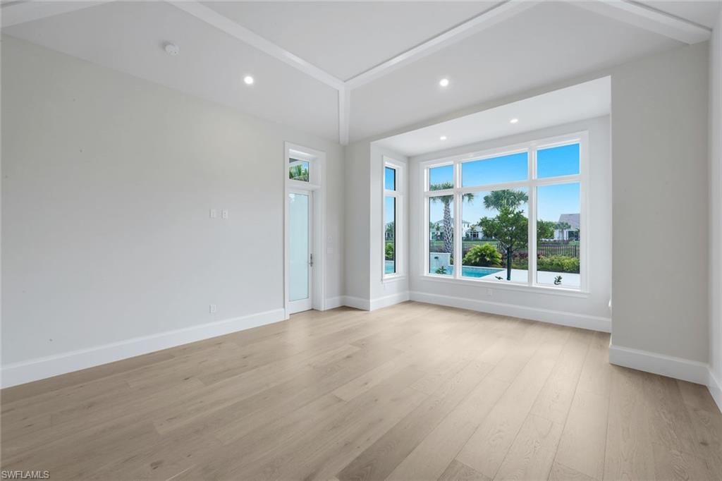 THE ENCLAVE OF DISTINCTION - Residential