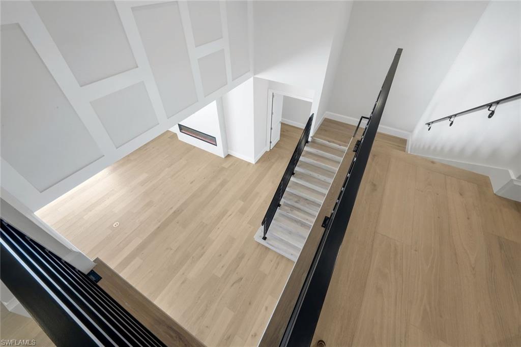 THE ENCLAVE OF DISTINCTION - Residential