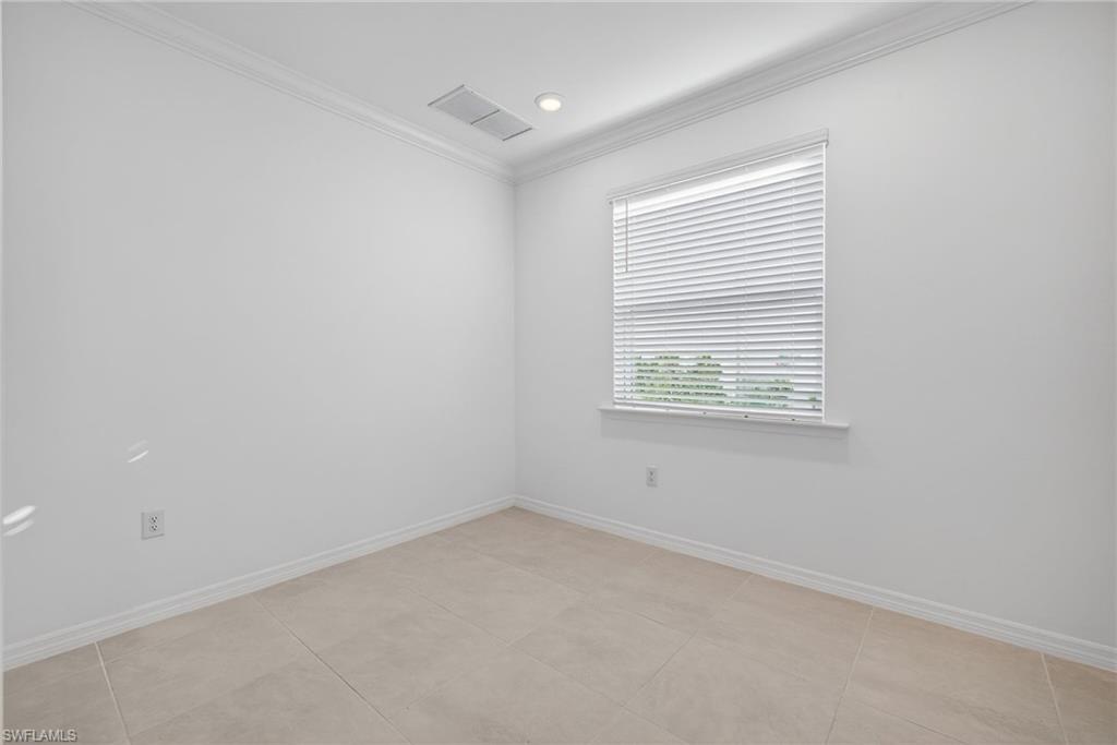 ESPLANADE LAKE CLUB - Residential