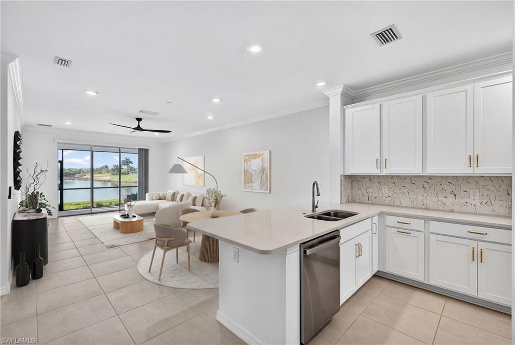 ESPLANADE LAKE CLUB - Residential