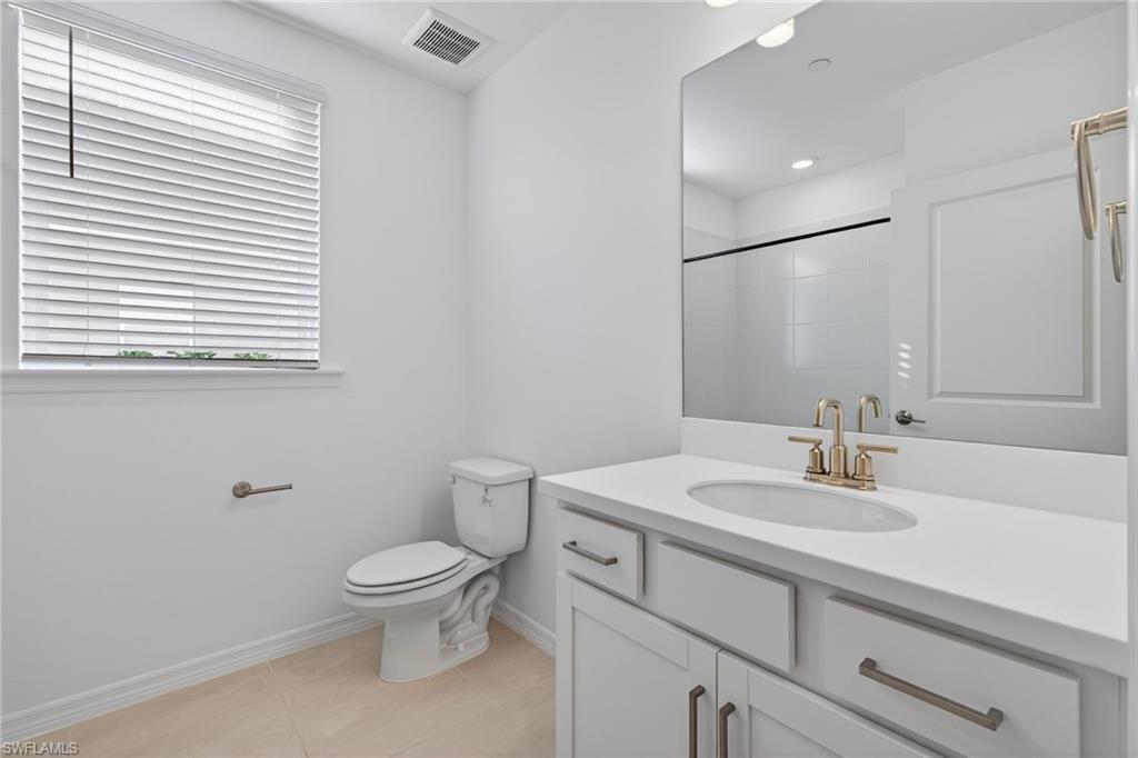 ESPLANADE LAKE CLUB - Residential