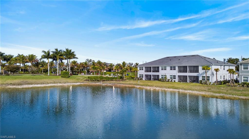 ESPLANADE LAKE CLUB - Residential