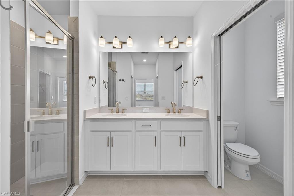 ESPLANADE LAKE CLUB - Residential