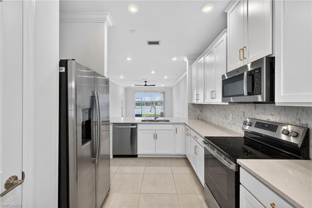 ESPLANADE LAKE CLUB - Residential