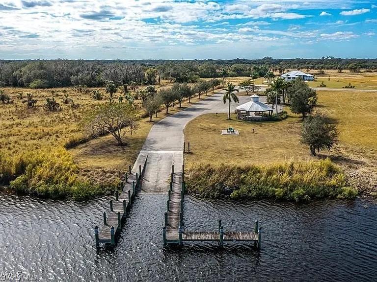 CALOOSA PRESERVE - Land