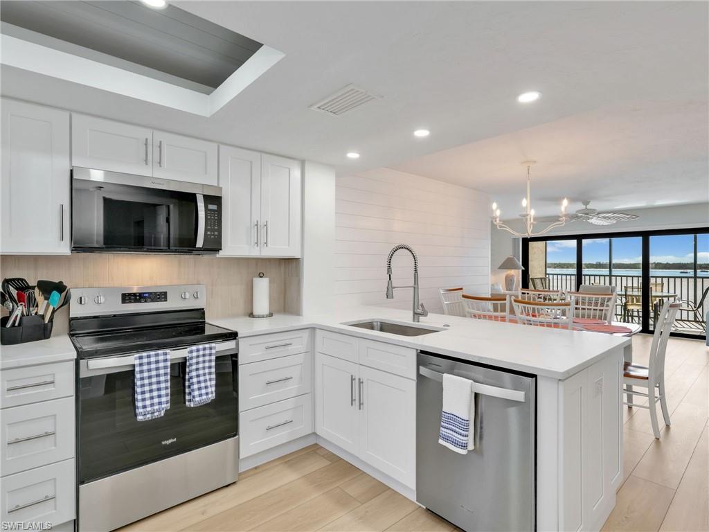 CARLOS POINTE - Residential