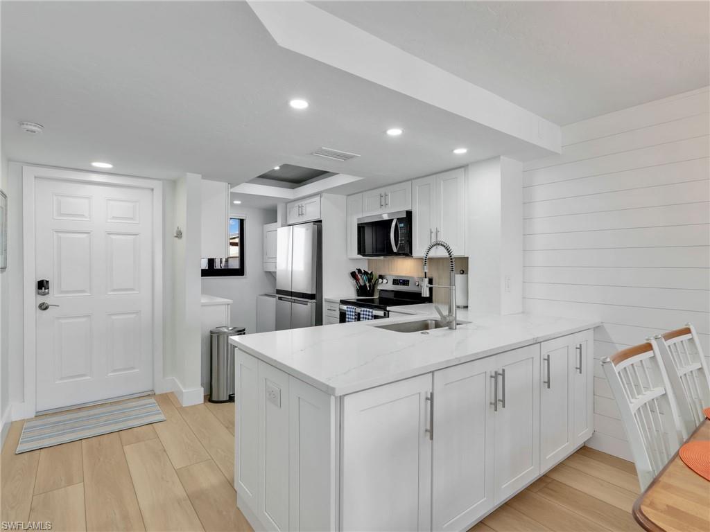 CARLOS POINTE - Residential