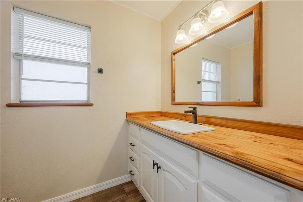 FORT MYERS SHORES - Residential