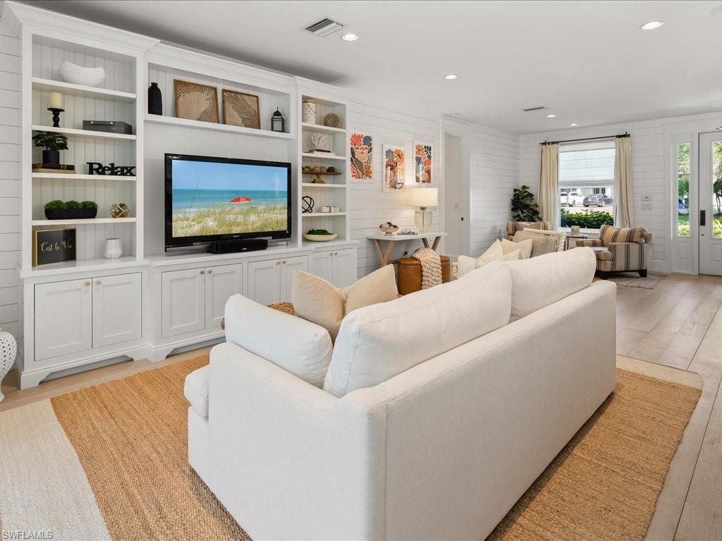 OLDE NAPLES - Residential