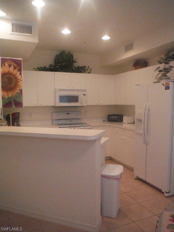 CLUBHOUSE VILLAS - Residential