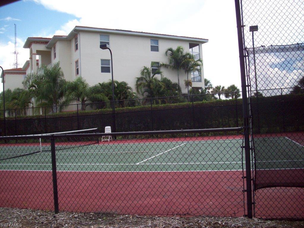 CLUBHOUSE VILLAS - Residential