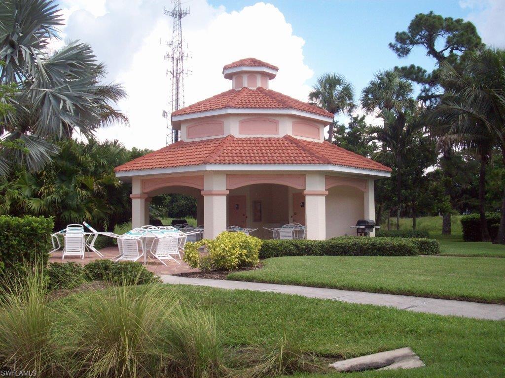 CLUBHOUSE VILLAS - Residential