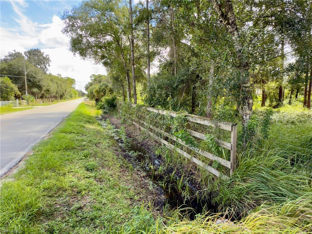 LABELLE ACRES - Land