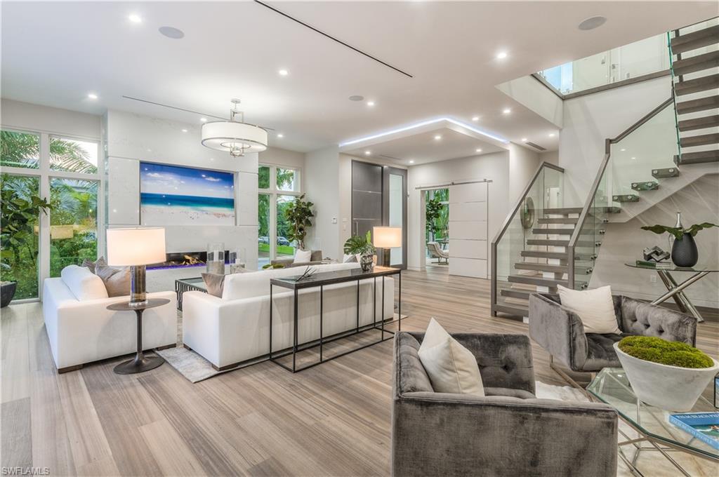 OLDE NAPLES - Residential