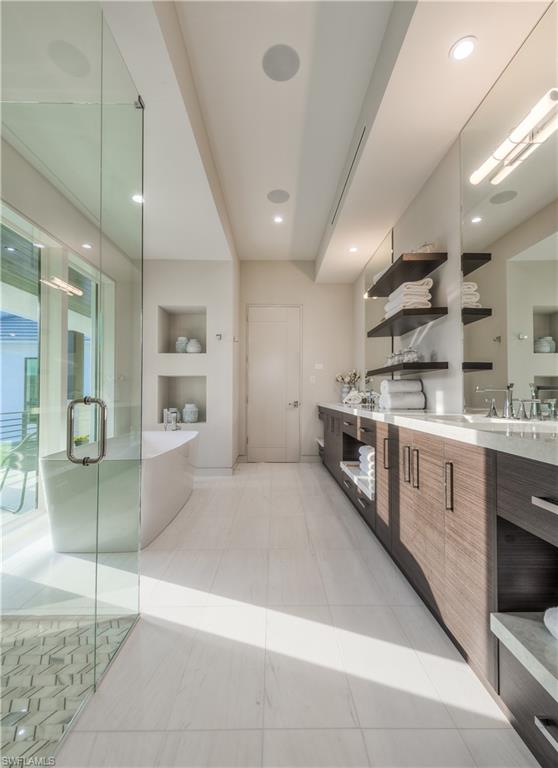 OLDE NAPLES - Residential