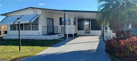 Manufactured Home in NORTH FORT MYERS FL 3444 Celestial WAY.jpg