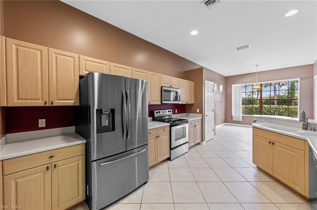 EMERSON SQUARE - Residential Lease