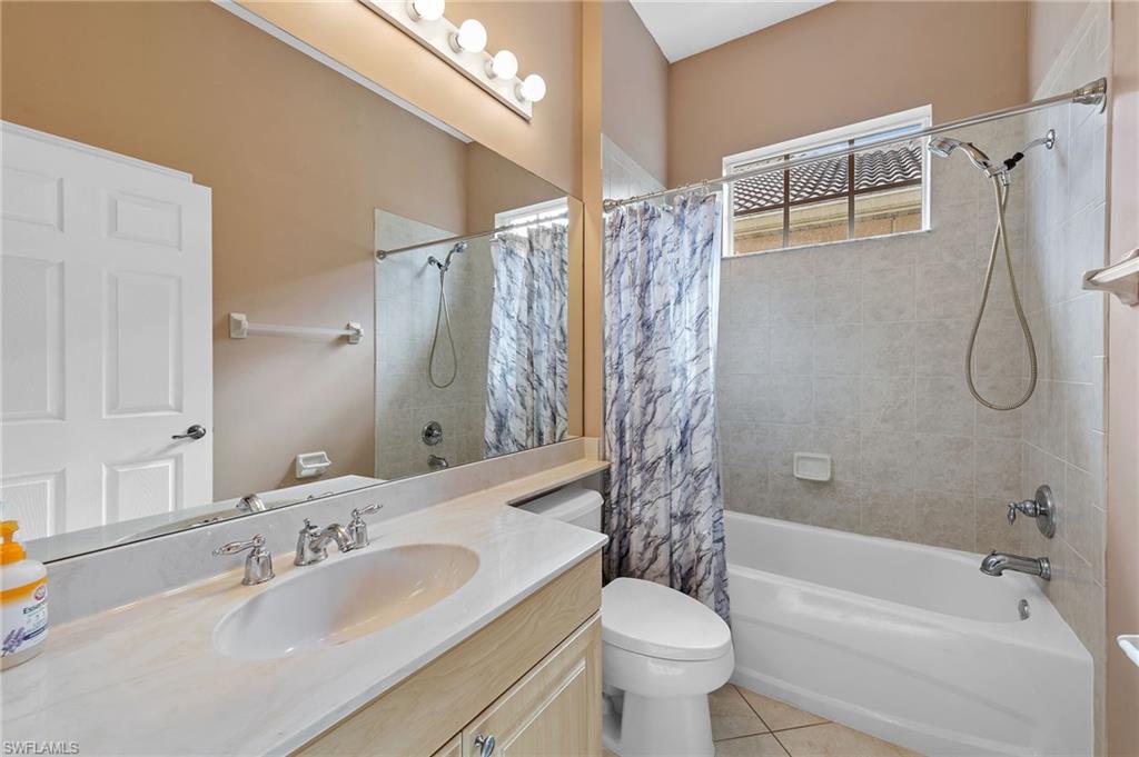 EMERSON SQUARE - Residential Lease