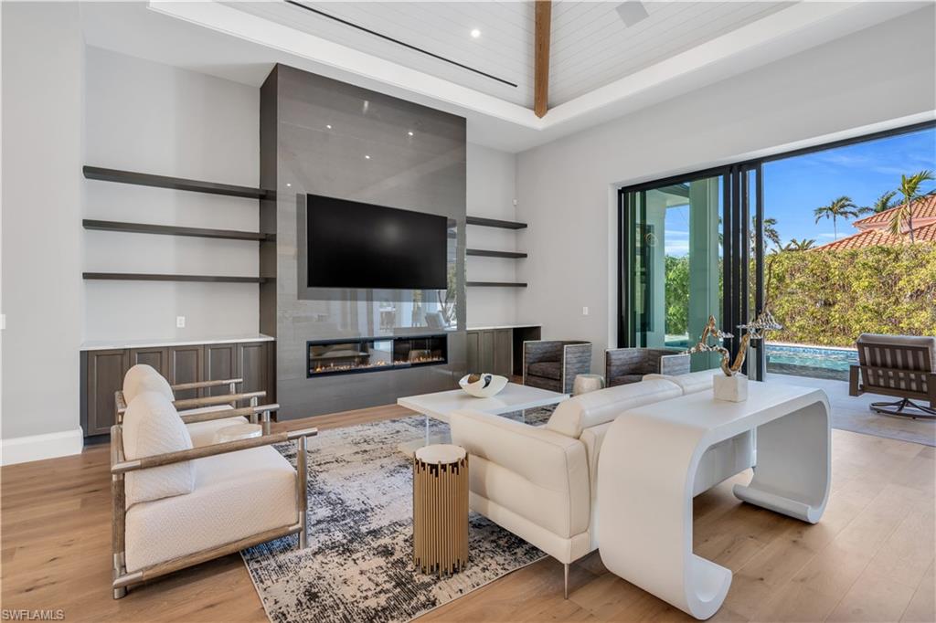 MOORINGS - Residential