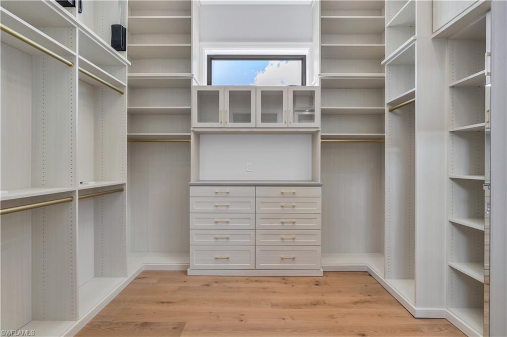 MOORINGS - Residential