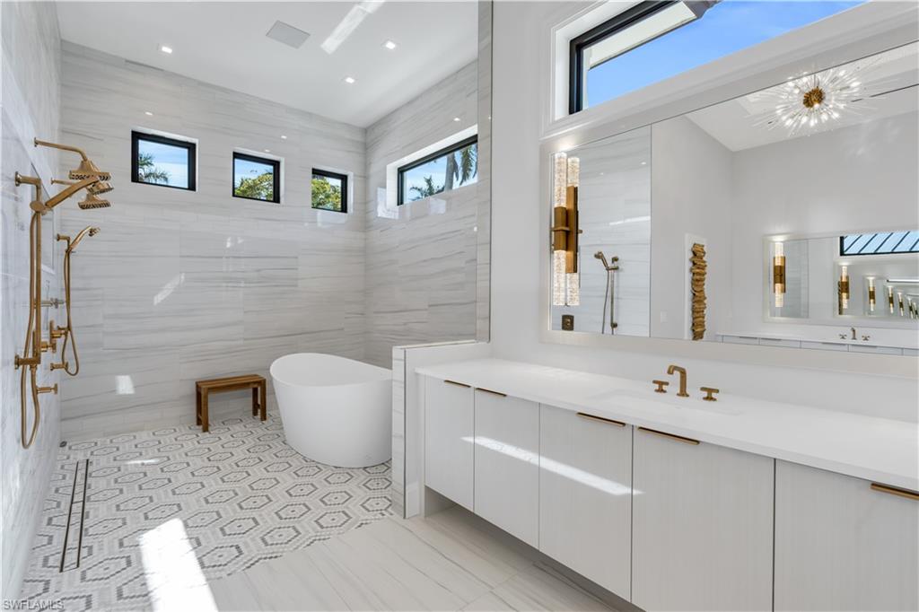 MOORINGS - Residential