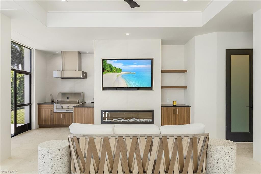 MOORINGS - Residential