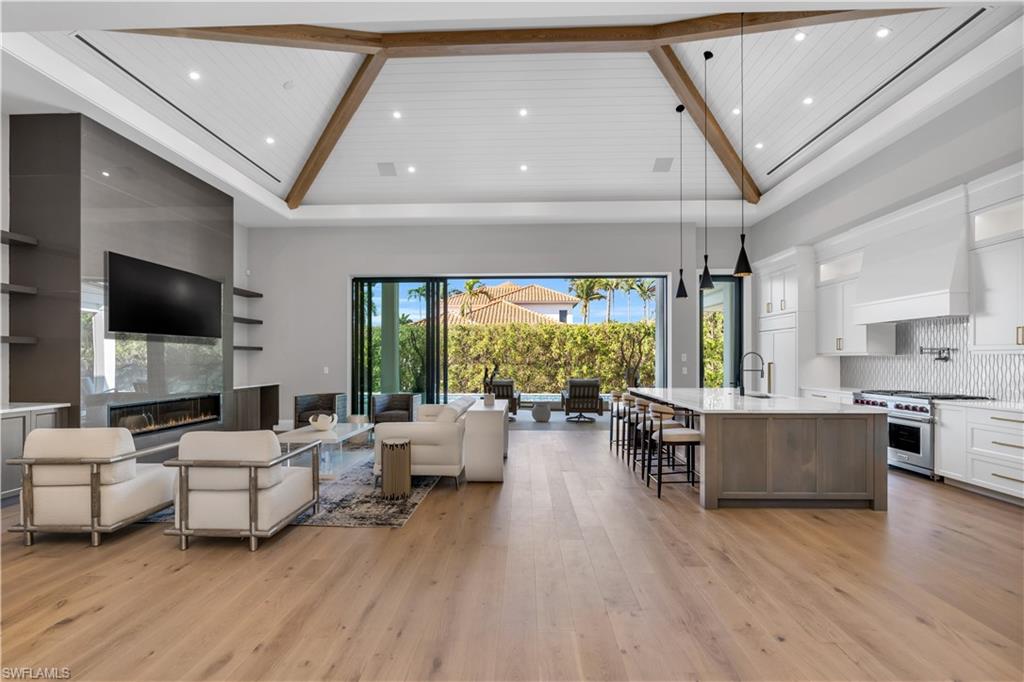 MOORINGS - Residential