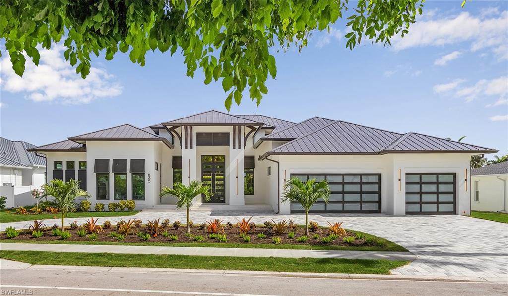 MOORINGS - Residential