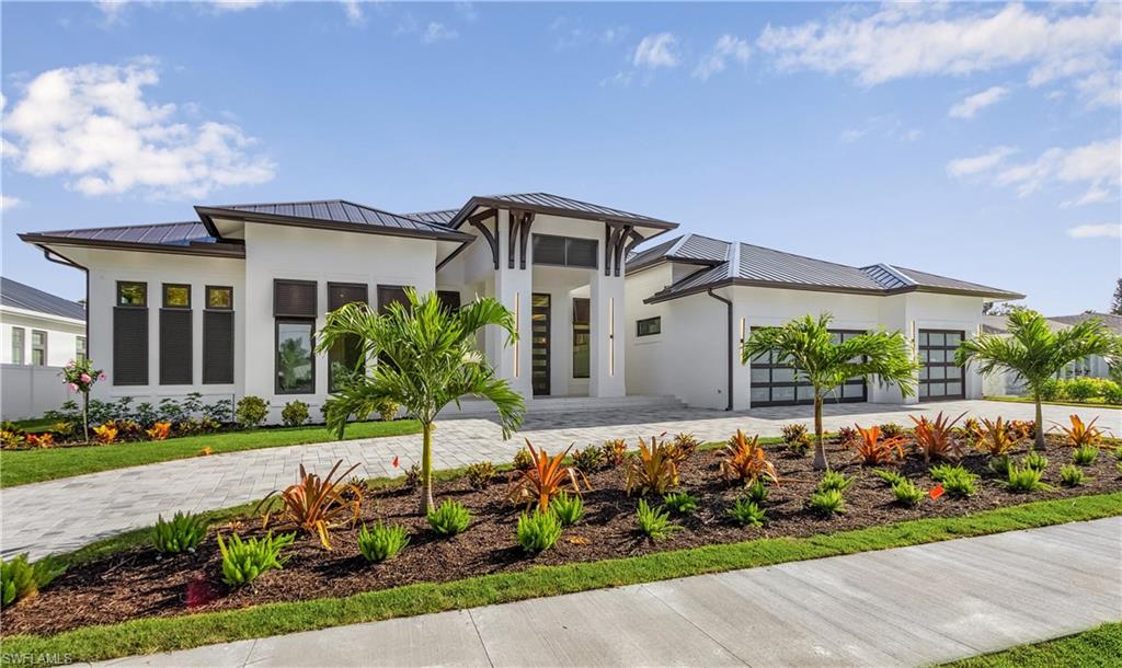 MOORINGS - Residential