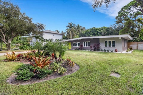 Photo of 5150 Sand Dollar LN, NAPLES, FL 34103 (MLS # 226036860)