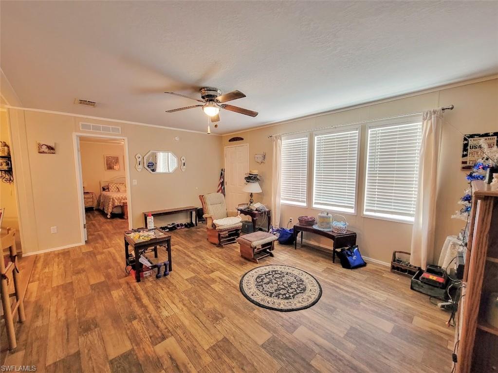 HORSESHOE ACRES - Residential