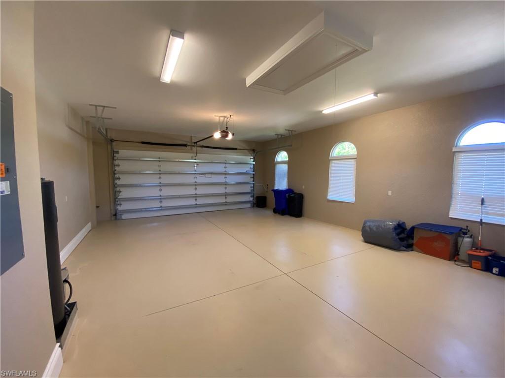 MOORINGS - Residential