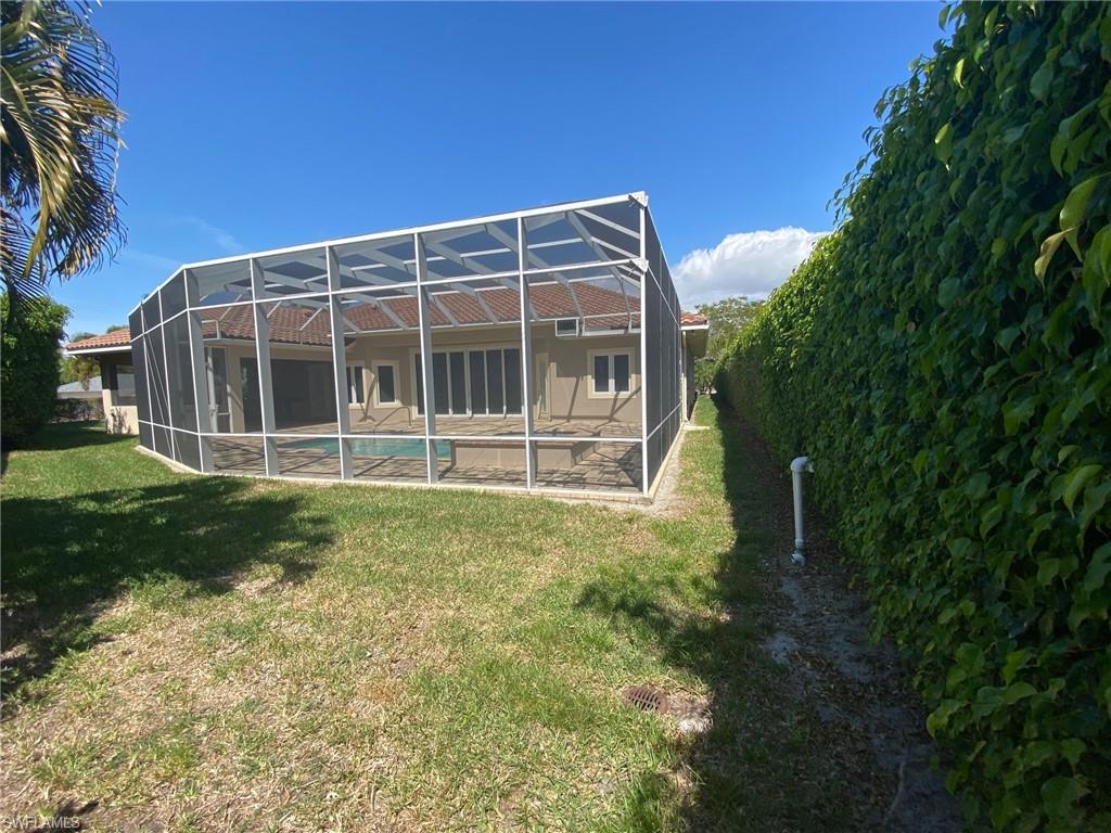 MOORINGS - Residential