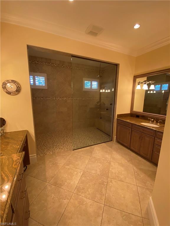 MOORINGS - Residential