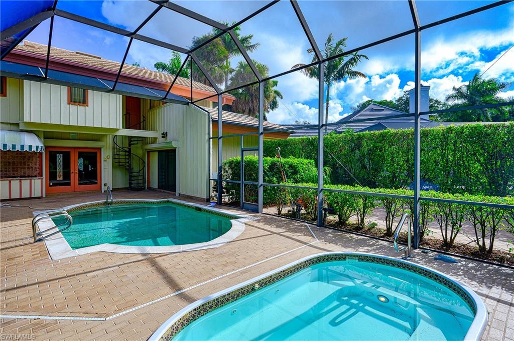 PELICAN BAY WOODS - Residential