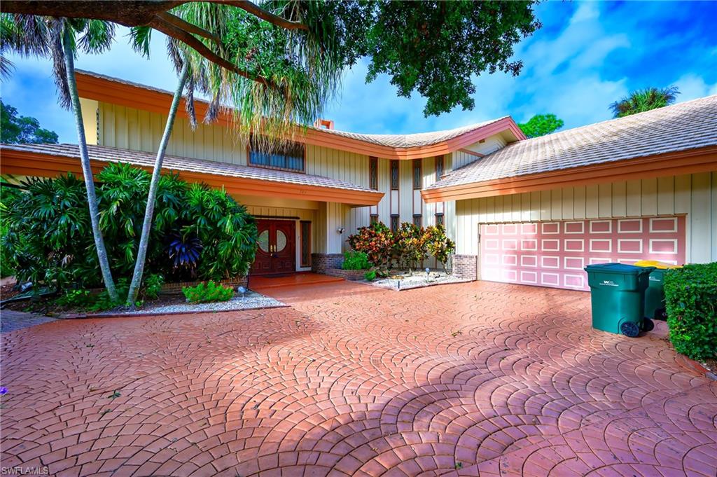 PELICAN BAY WOODS - Residential