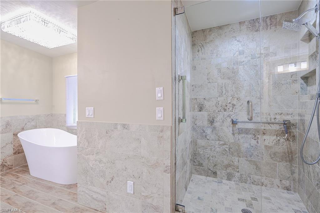 PELICAN BAY WOODS - Residential