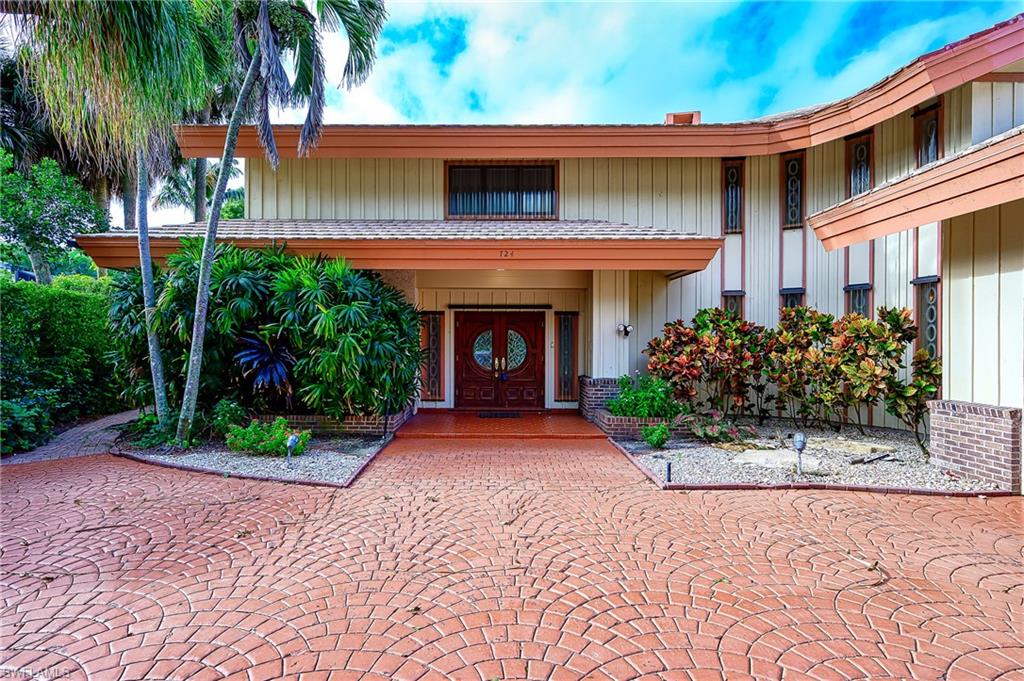 PELICAN BAY WOODS - Residential