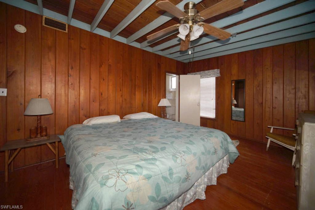 ISLAND SHORES - Residential