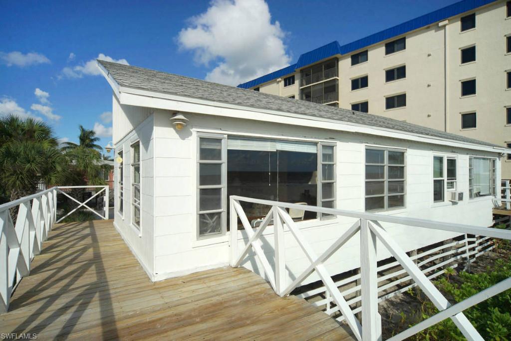 ISLAND SHORES - Residential