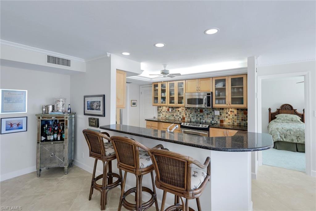 3430 Gulf Shore BLVD N 2I